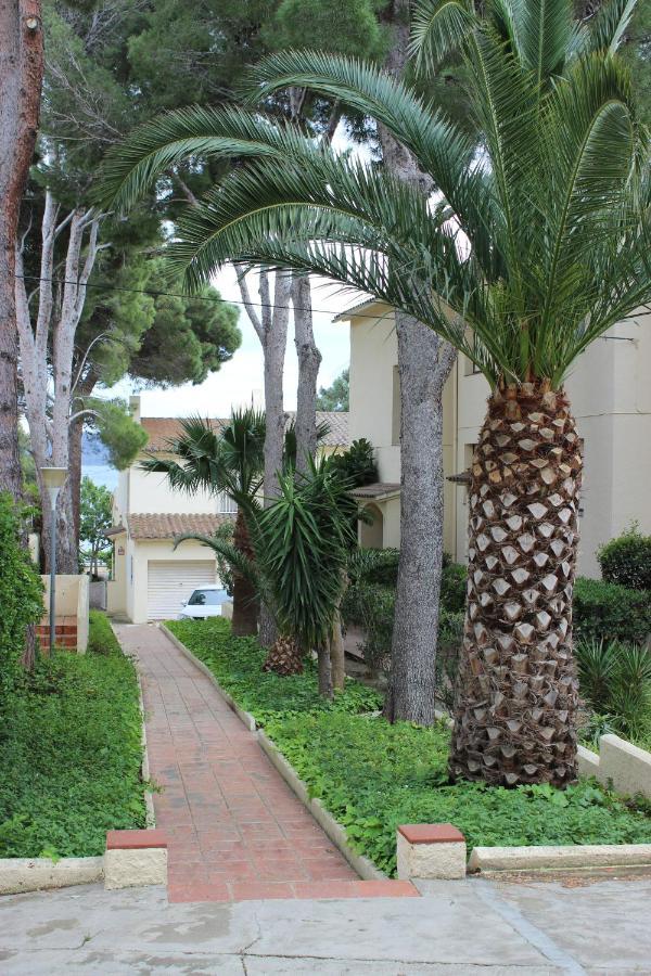 A Chic Four-Person Apartment By The Beach At Cap Ras Llança Exterior foto